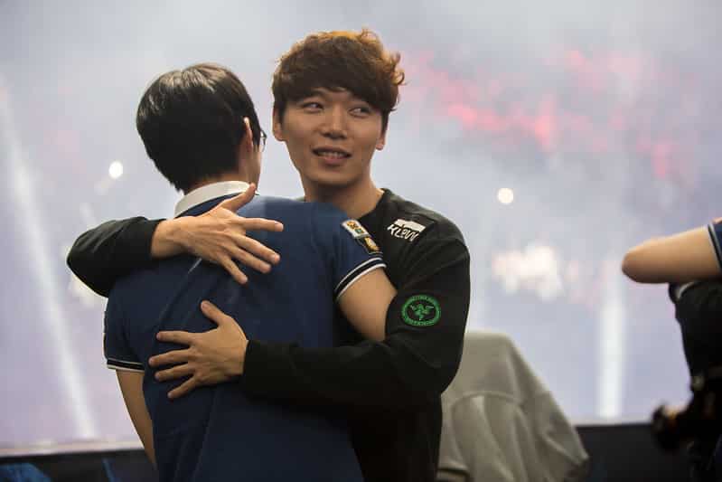 MaRin hugging the opponent after the game | Best top laner in LoL History